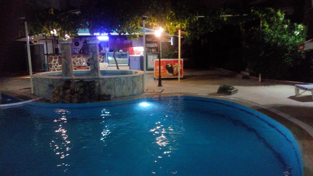 Erciyes Apart Hotel Fethiye Exteriör bild